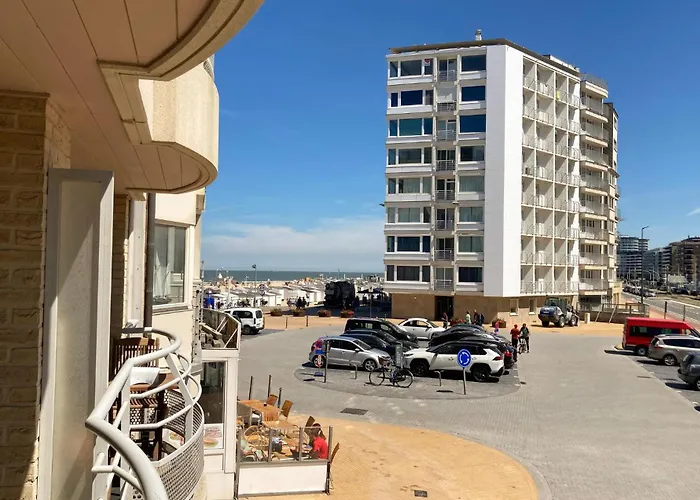 Beautiful apartment in Oostende with Outdoor swimming pool, WiFi&2 Bedrooms