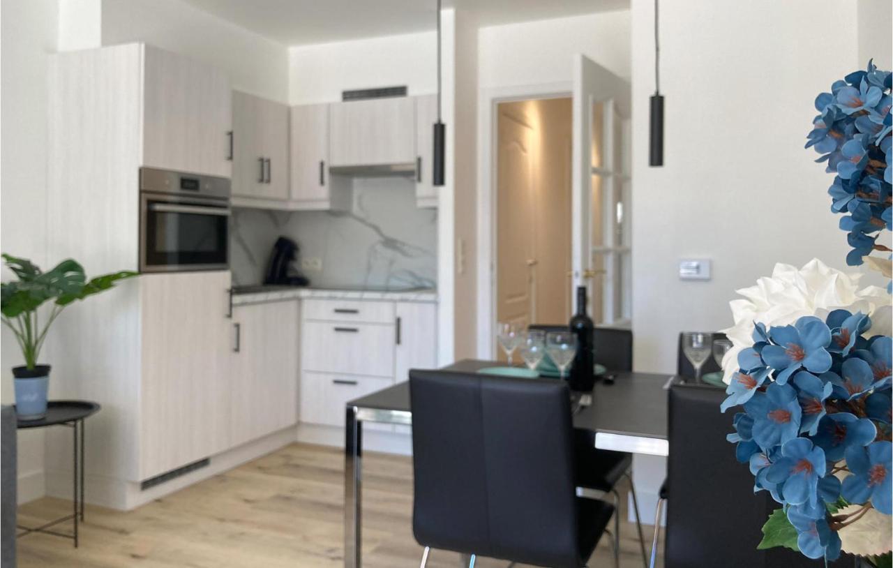 Appartement Beautiful In With Outdoor Swimming Pool, Wifi&2 Bedrooms *