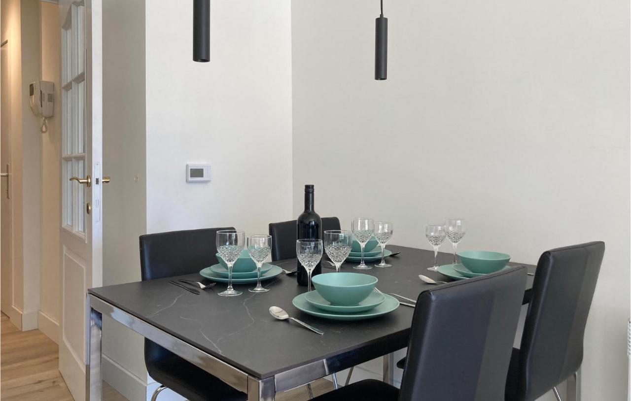 Beautiful In With Outdoor Swimming Pool, Wifi&2 Bedrooms Appartement *