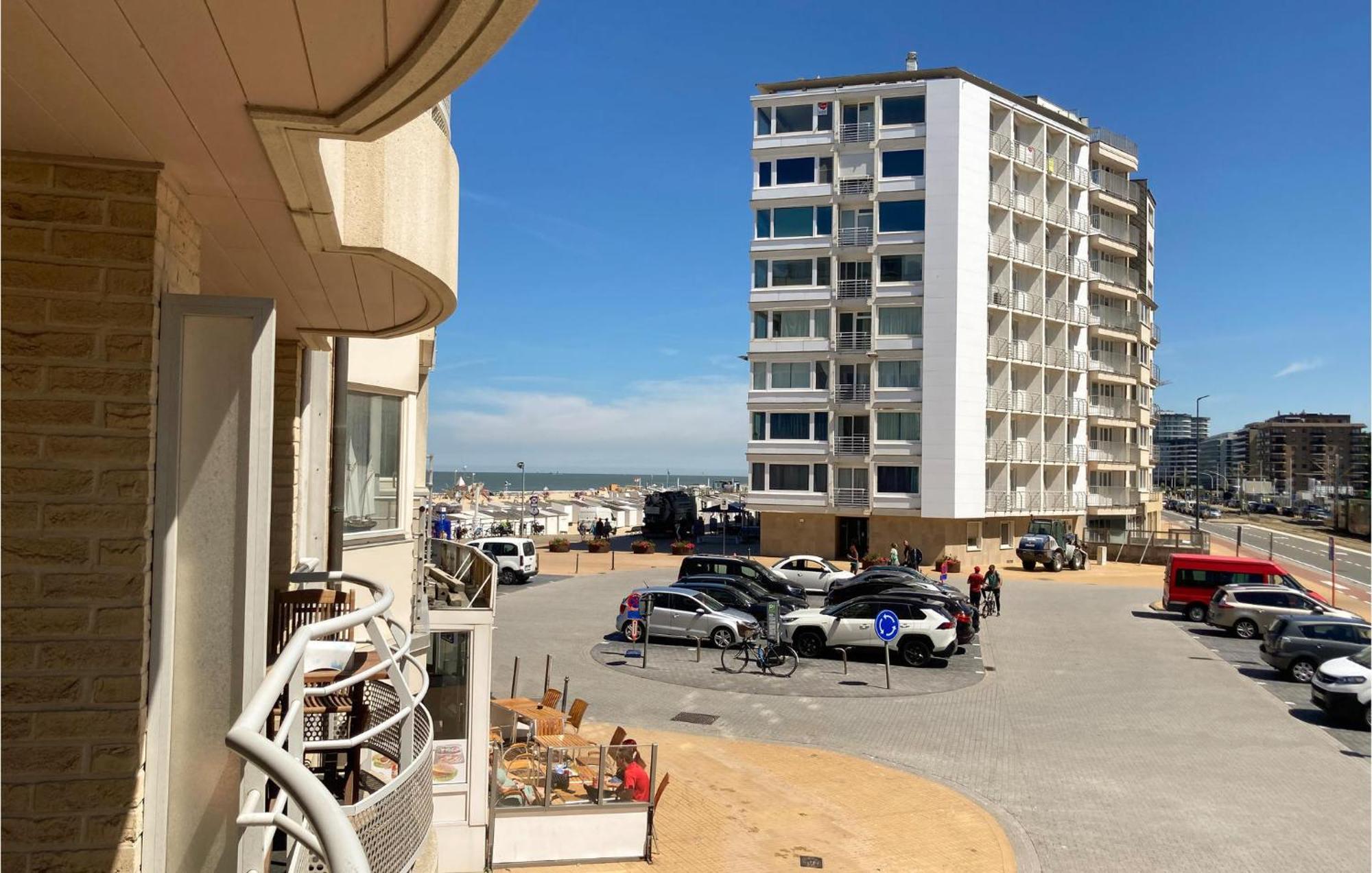 Beautiful In With Outdoor Swimming Pool, Wifi&2 Bedrooms Appartement